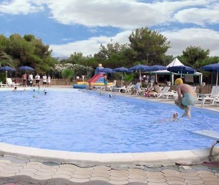 Vela Club Hotel & Appartamenti Rodi Garganico Bagian luar foto