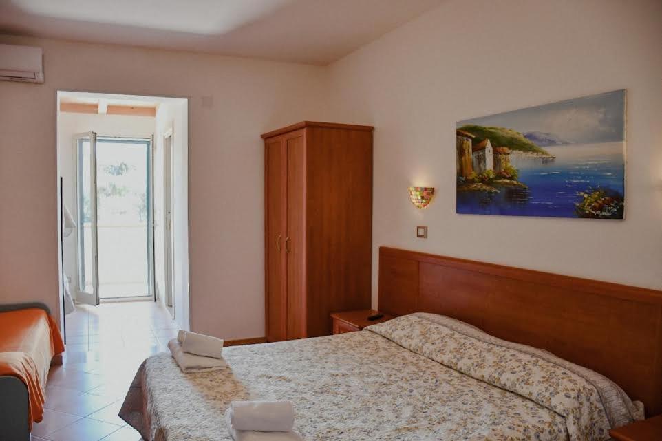 Vela Club Hotel & Appartamenti Rodi Garganico Bagian luar foto