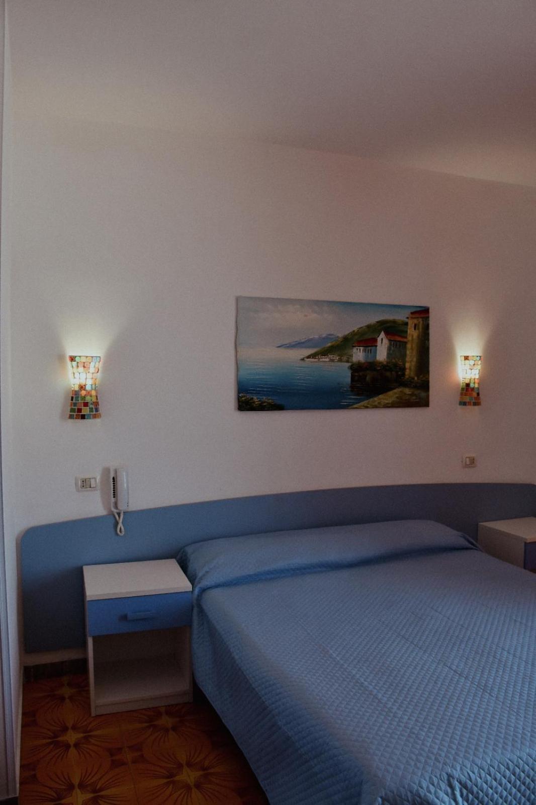 Vela Club Hotel & Appartamenti Rodi Garganico Bagian luar foto